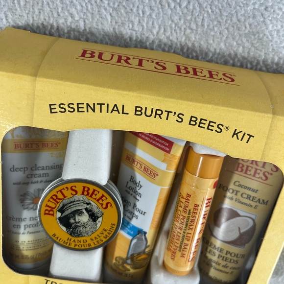 Burt's Bees Yellow Skincare Set - Picture 2 of 3